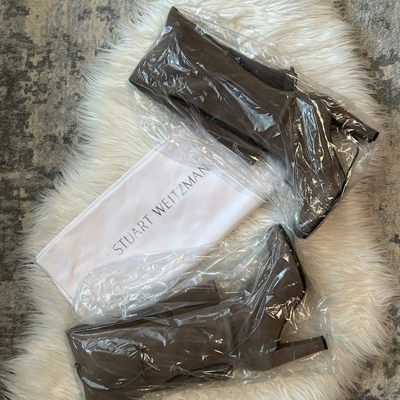 NEW Stuart Weizman Highland Boots Gray - Picture 3 of 4